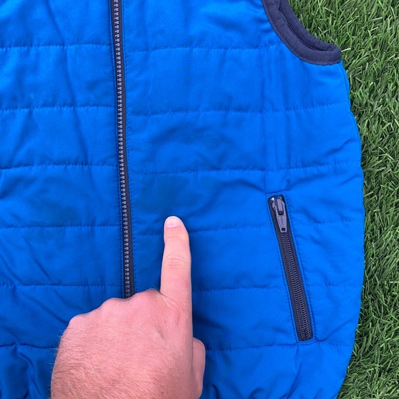OshKosh // Zip-Up Puffer Vest // Boys Size 4 - Picture 7 of 7